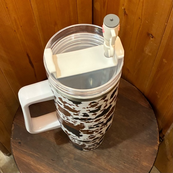 40oz Cow Print Tumbler - NEW - Picture 2 of 8
